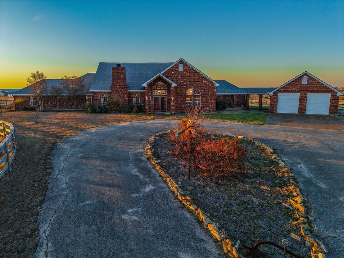 Photo of 1041 Clarence Road