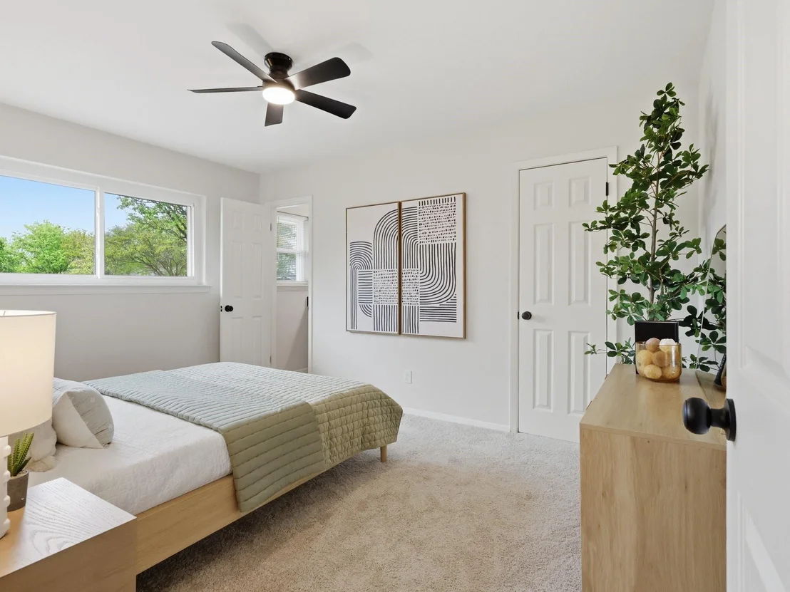 Photo of 732 Pinehurst Drive