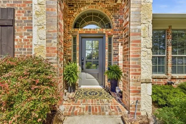 Photo of 404 Fairway Bluff Drive