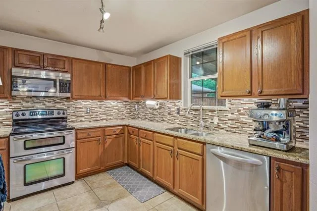 Photo of 16617 Woodside Drive
