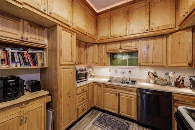 Photo of 9953 Greentree Lane