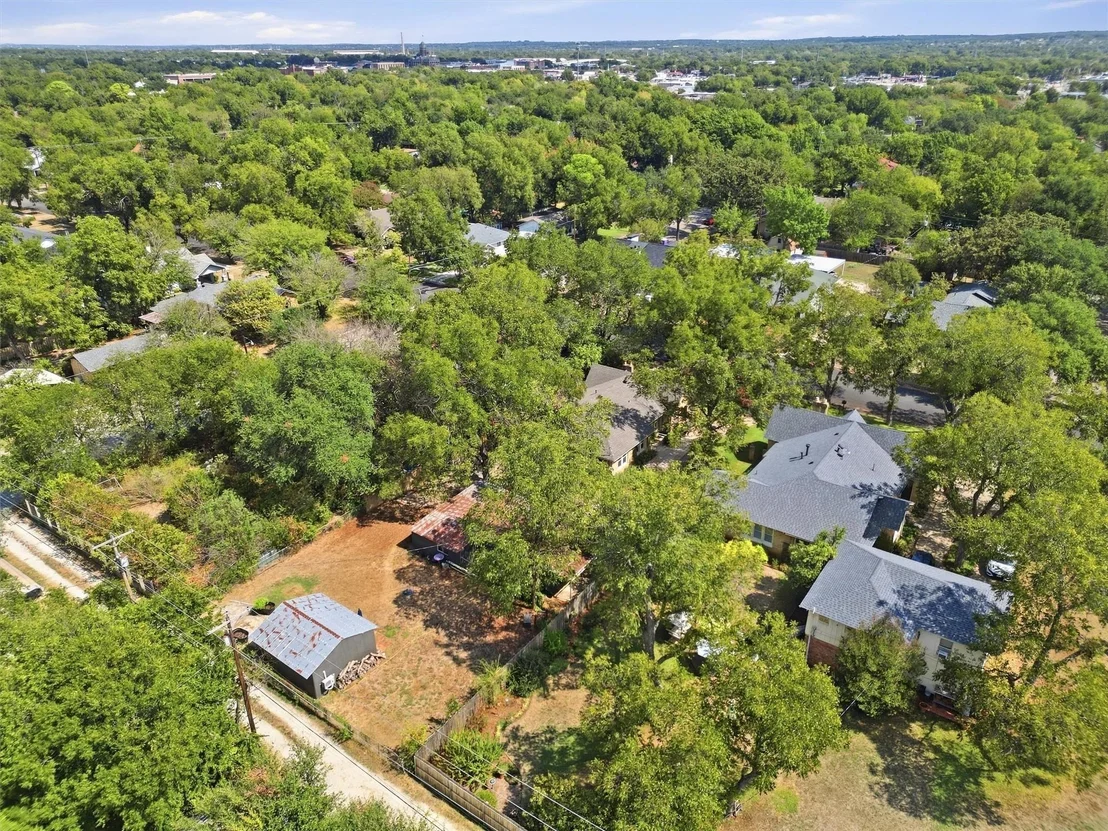 Photo of 704 Forrest Avenue
