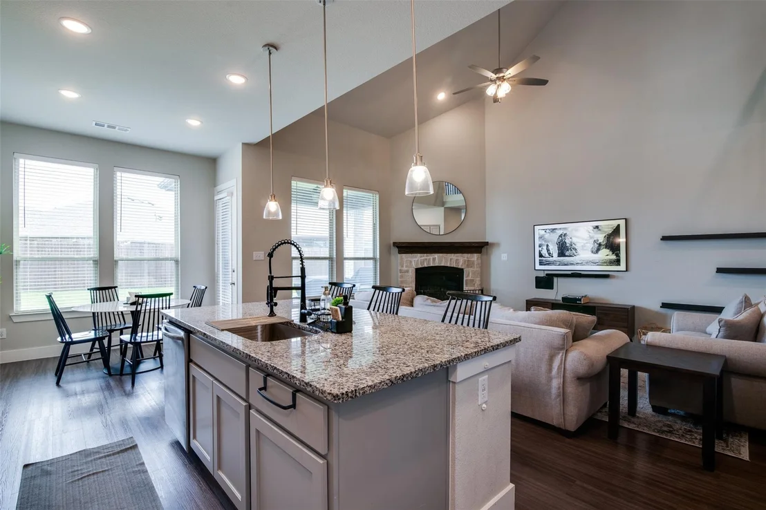 Photo of 1549 Sugarberry Drive