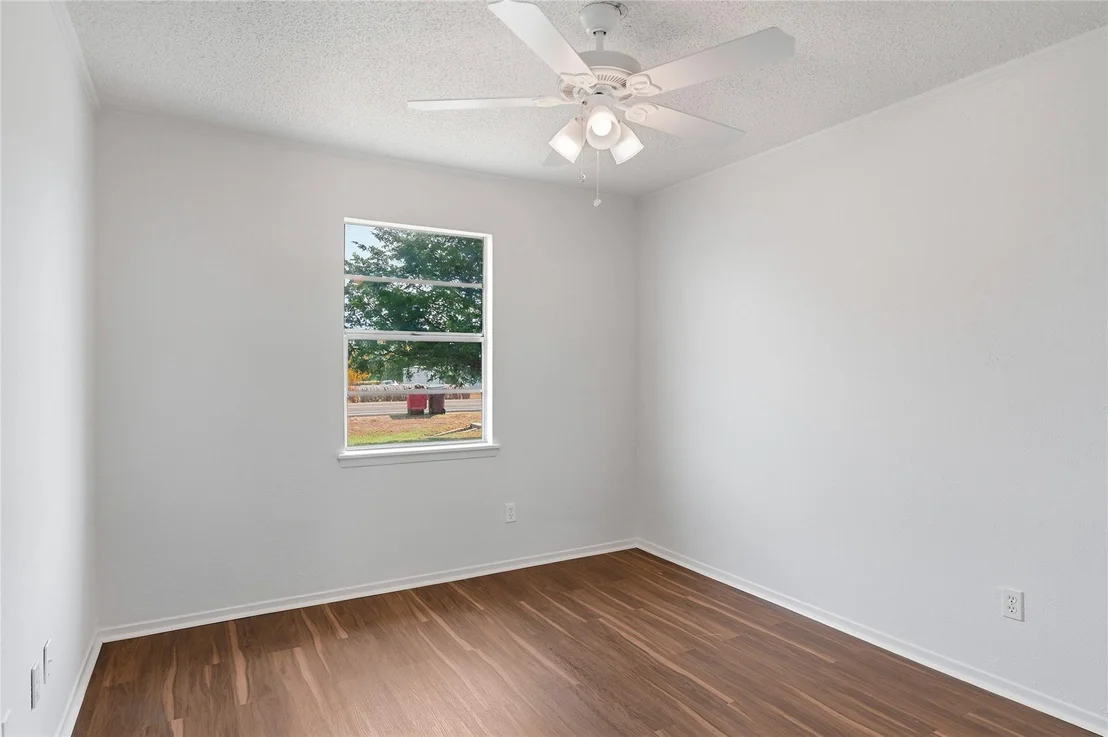 Photo of 614 E FM 272