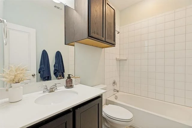 Photo of 4015 Cloverleaf Trail