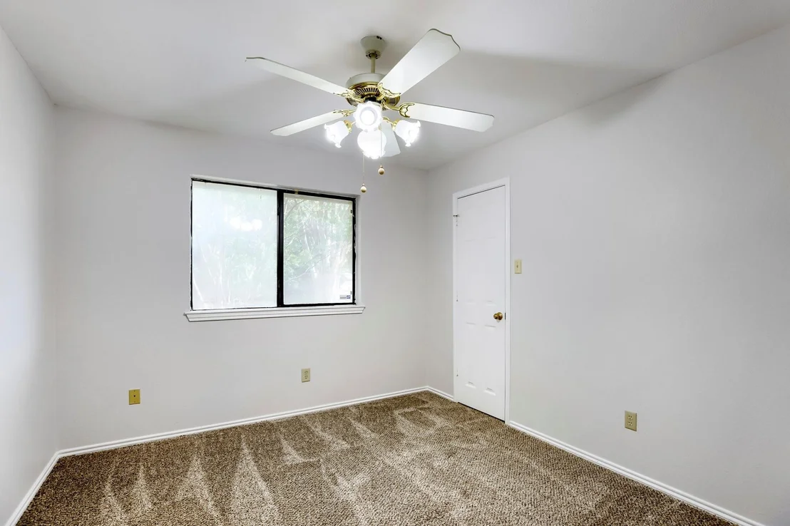 Photo of 734 Swallow Drive