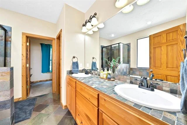Photo of 110 Jeffrey Circle