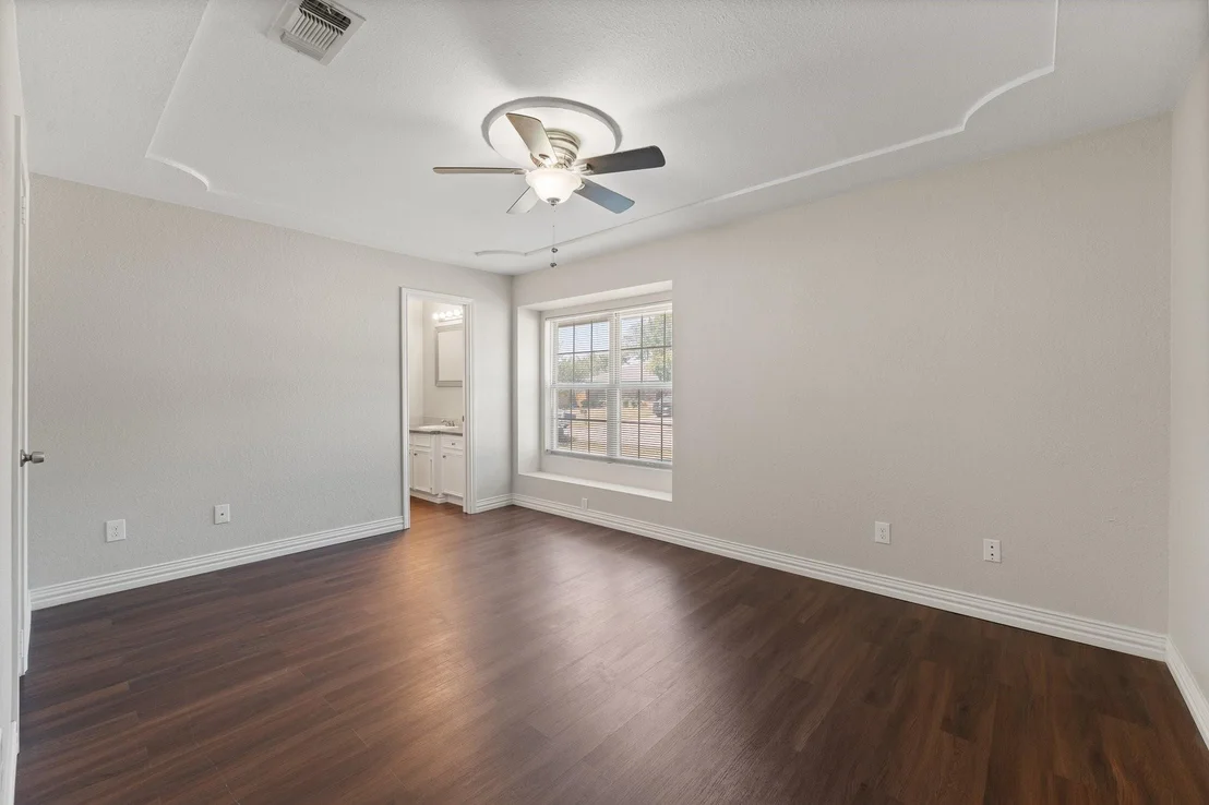 Photo of 433 Black Oak Lane