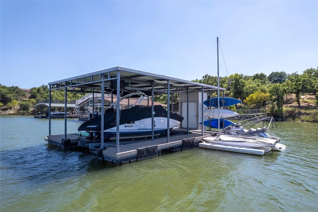 Photo of 660 Oak Point Drive