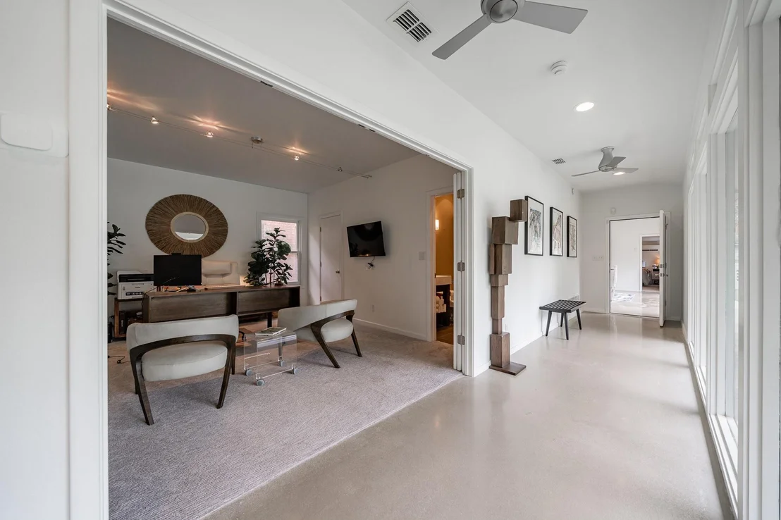 Photo of 741 Rivercrest Drive