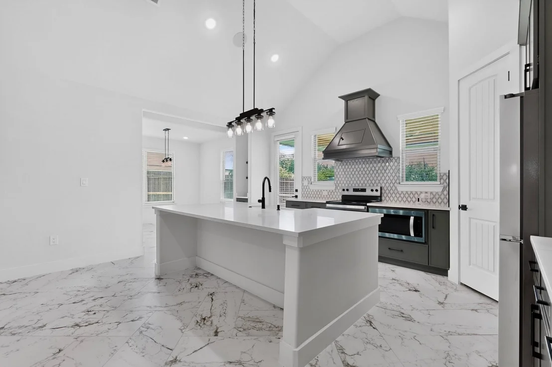 Photo of 1672 Brookview Drive