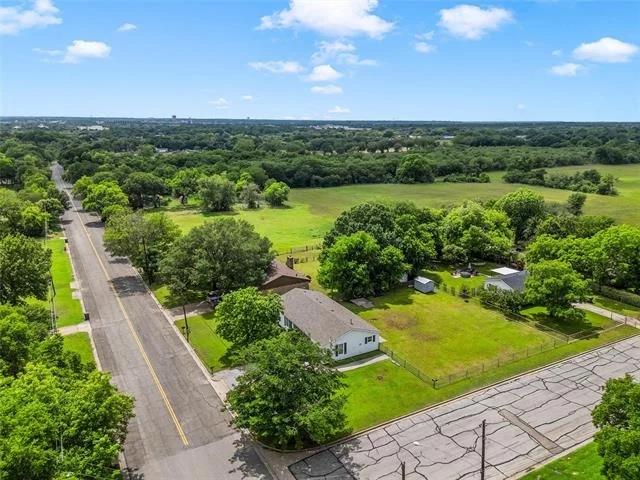 Photo of 3718 Kendall Lane