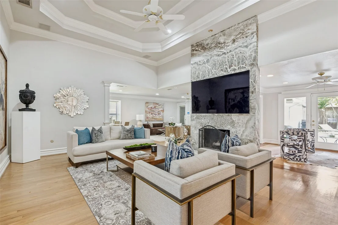 Photo of 5322 W Mockingbird Lane