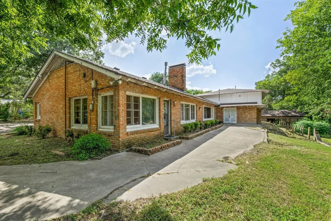 Photo of 421 Rice Avenue