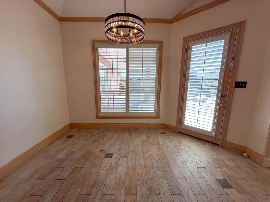 Photo of 619 Edgewood Lane