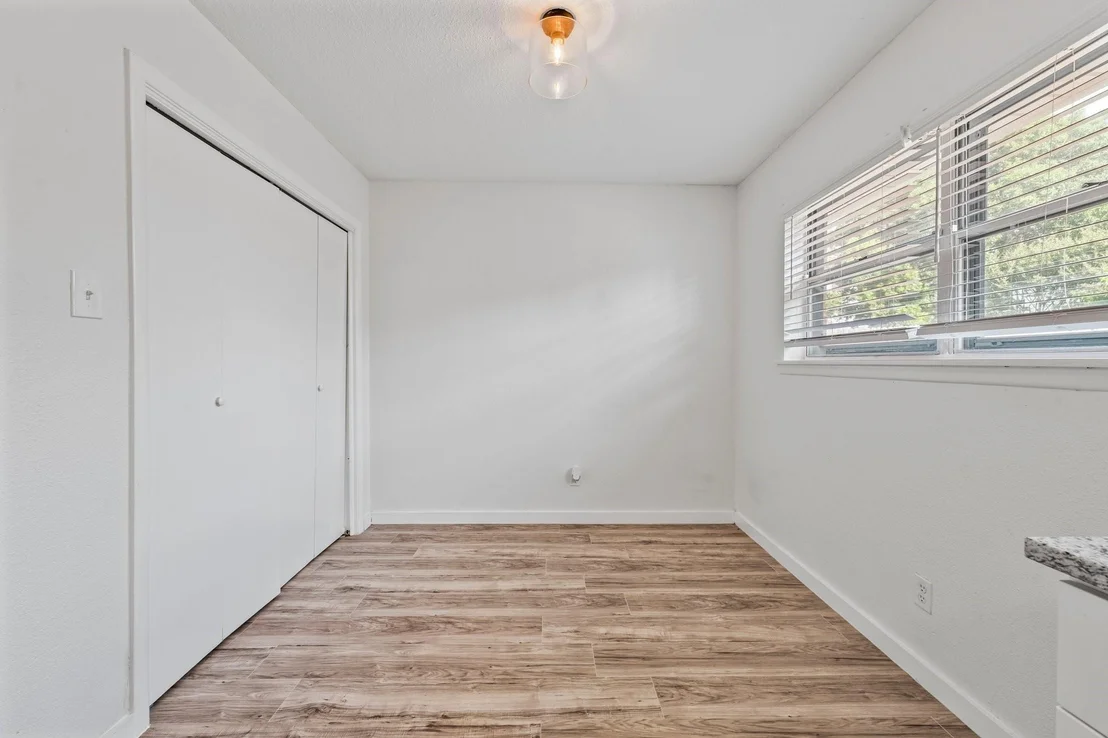 Photo of 600 Circleview Drive N