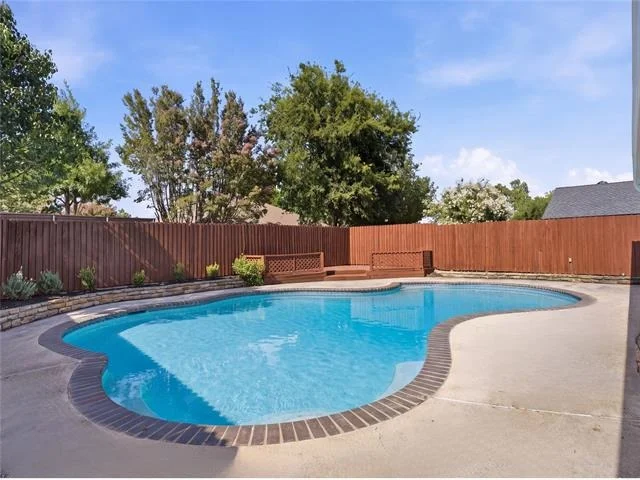 Photo of 2369 Claridge Circle