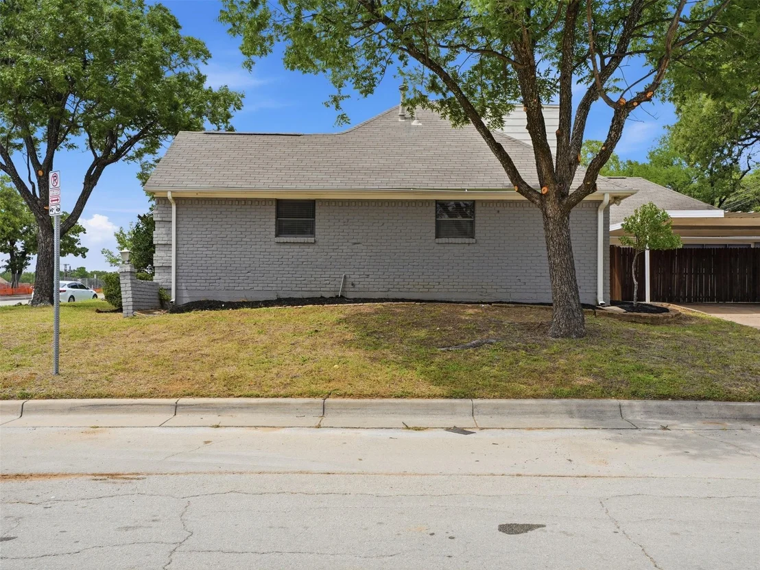 Photo of 2121 Canton Drive
