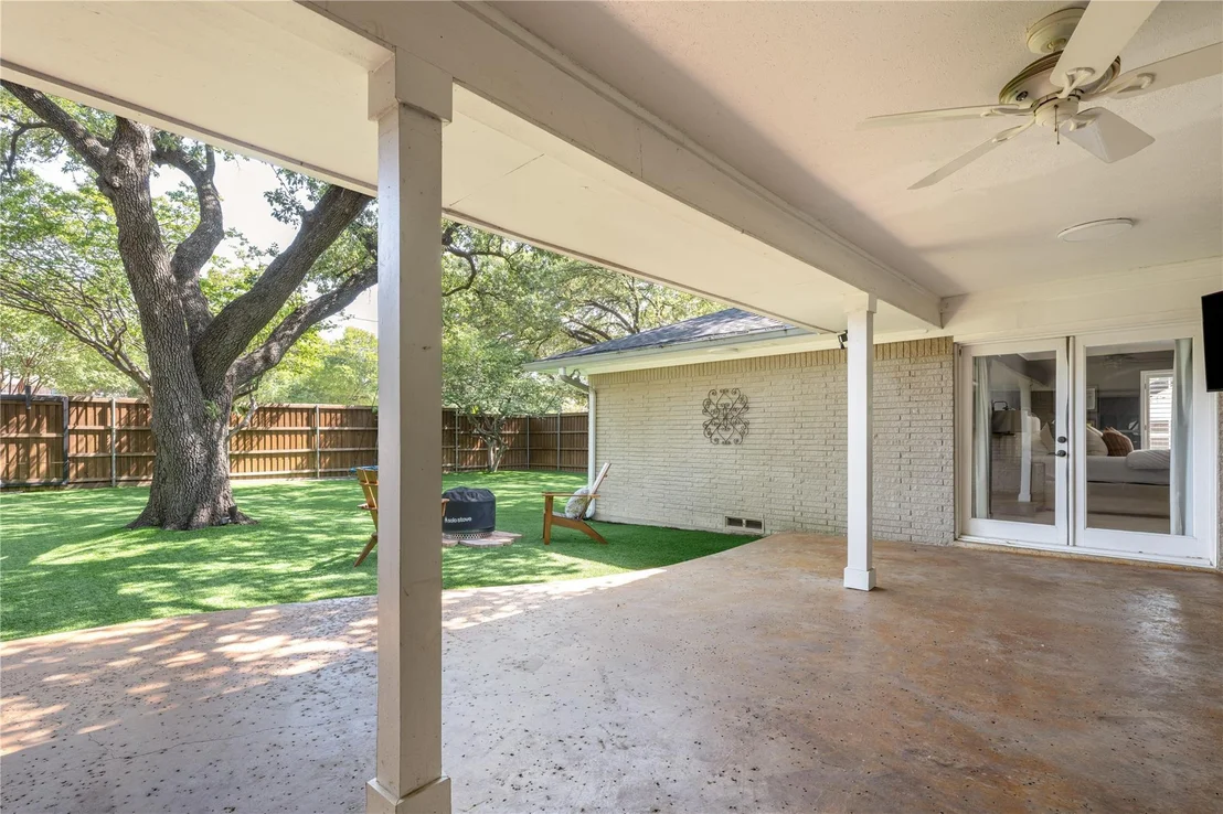 Photo of 7077 Joyce Way