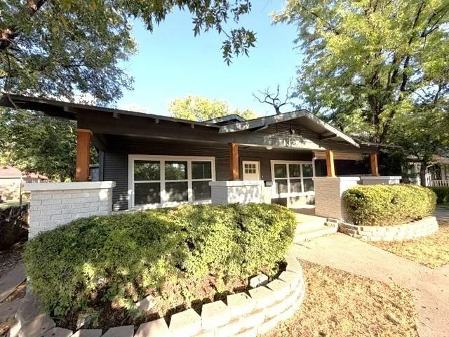 Photo of 1325 Highland Avenue