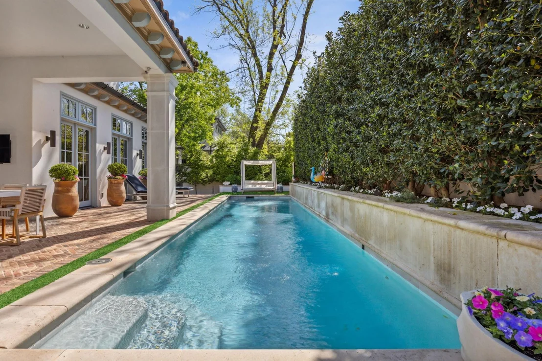 Photo of 4222 Brookview Drive