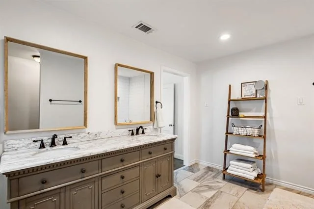 Photo of 138 Pin Oak Drive