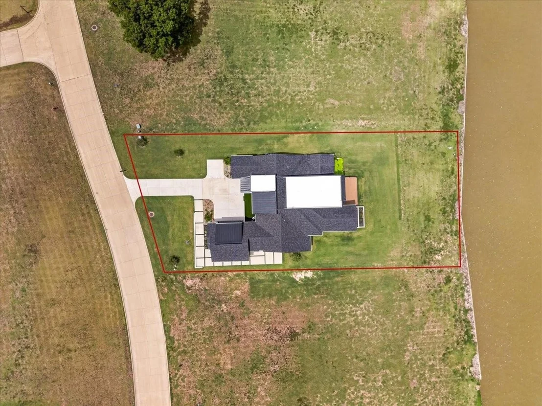 Photo of 1141 Beacon Shore Road