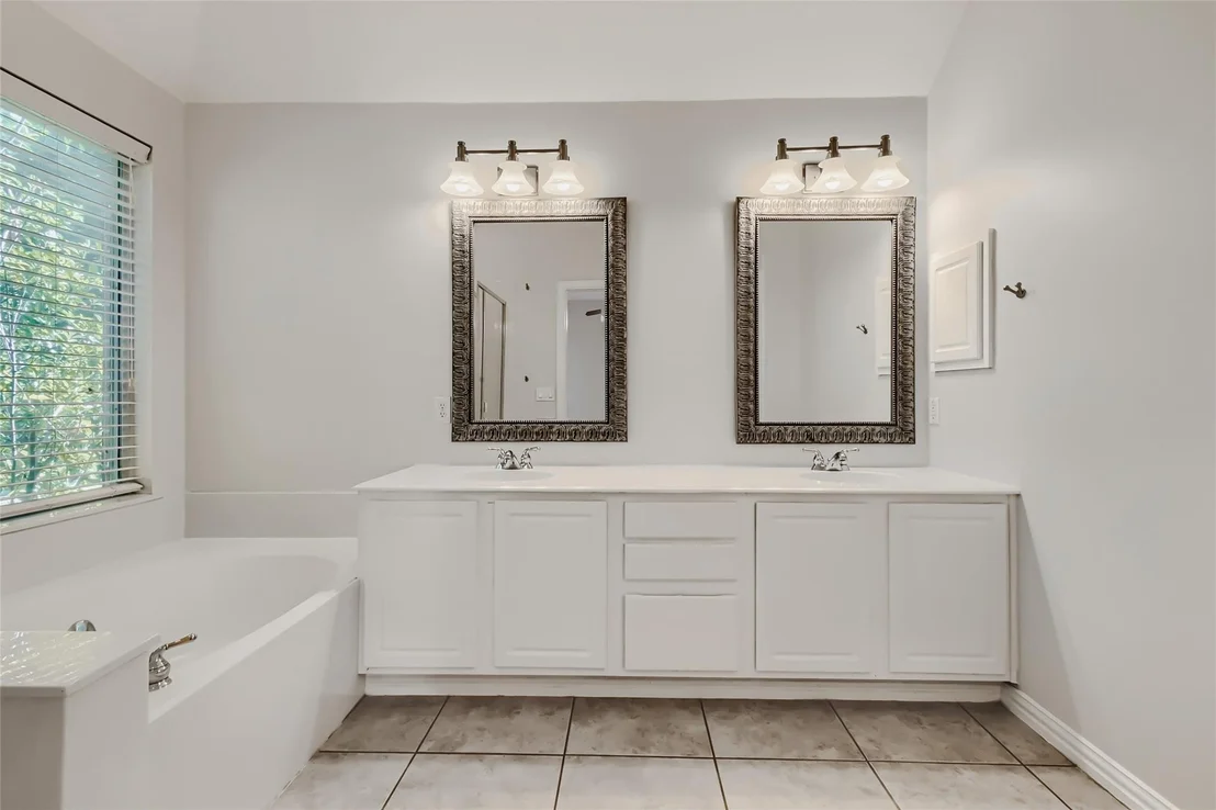 Photo of 1208 Dover Heights Trail