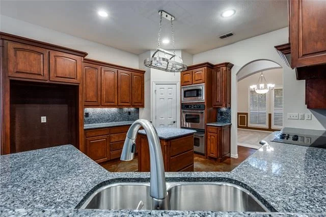 Photo of 4401 Oak Shores Circle