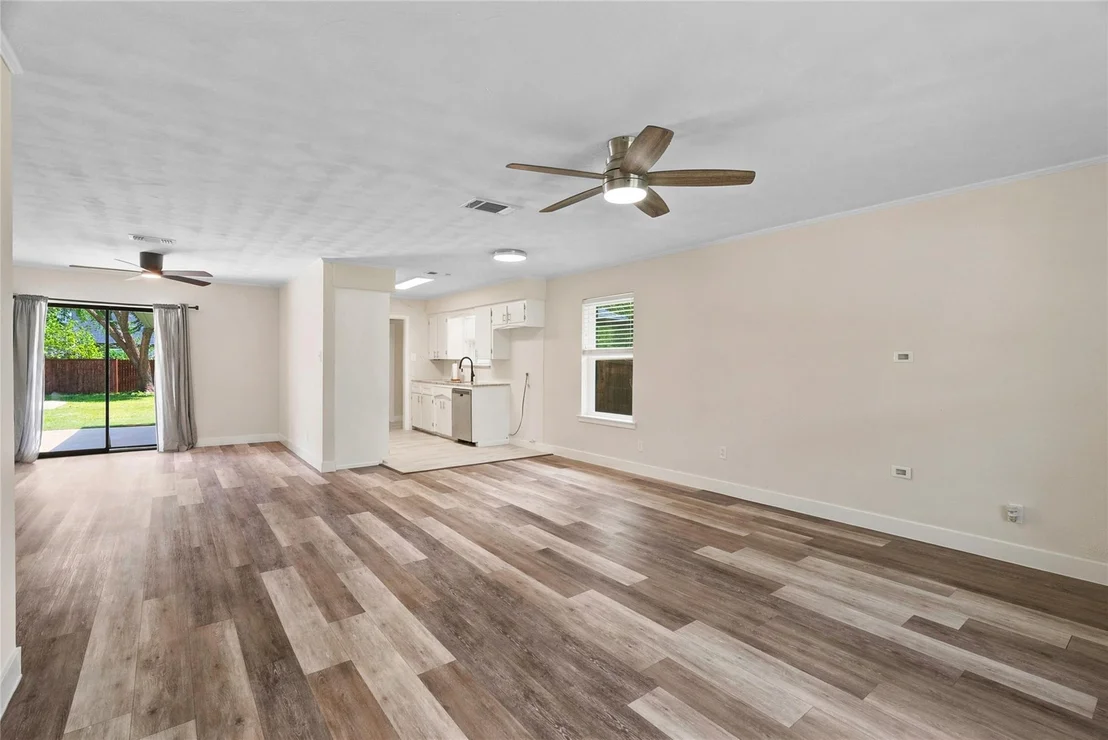 Photo of 106 E 3rd Street