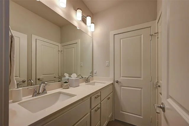 Photo of 1028 Cavour Place