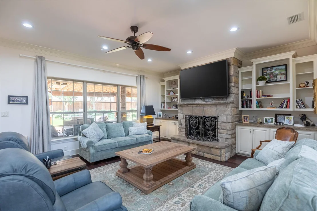 Photo of 2301 Lynbrook Drive