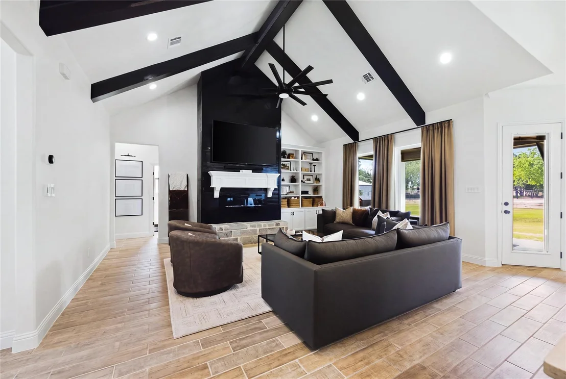 Photo of 1135 Paradise Parkway