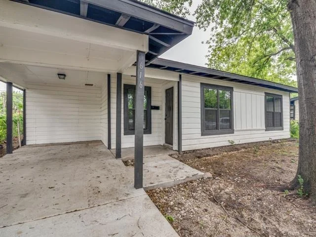 Photo of 616 Leyenda Drive