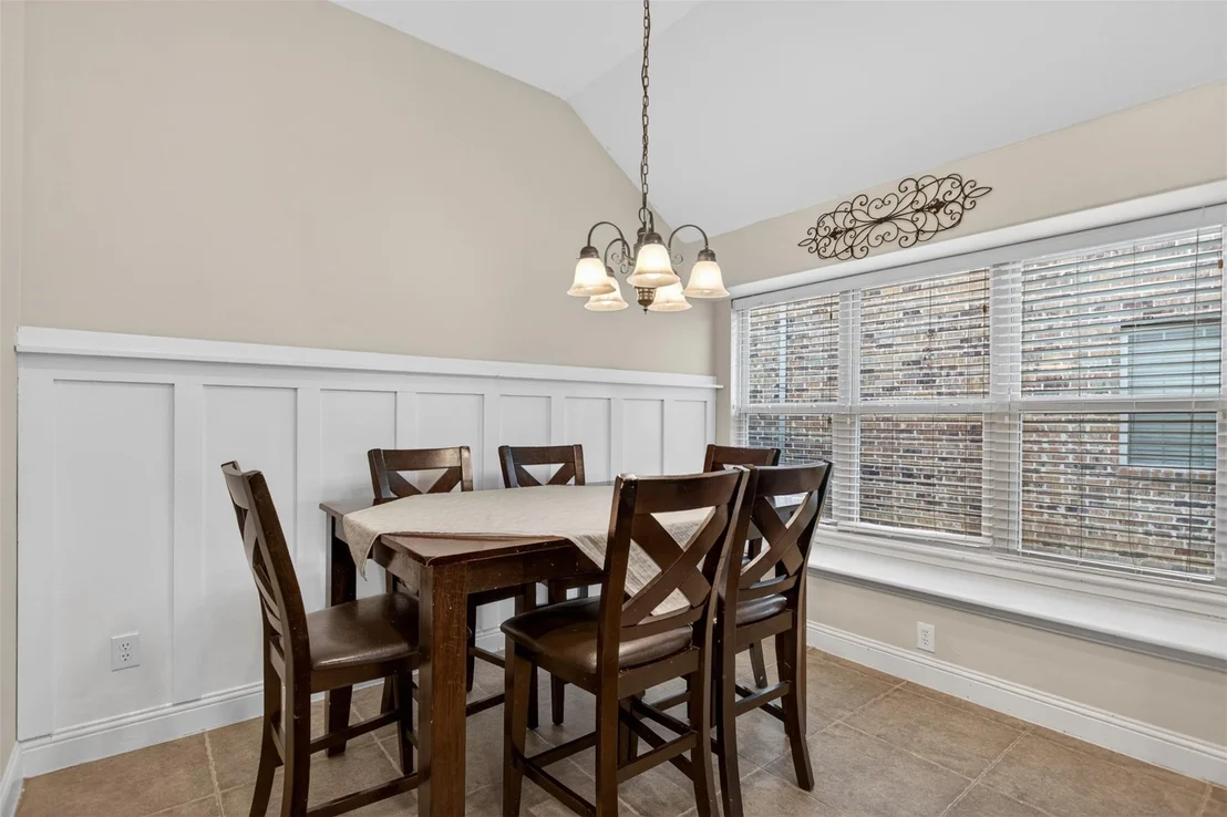 Photo of 1013 Somerset Circle