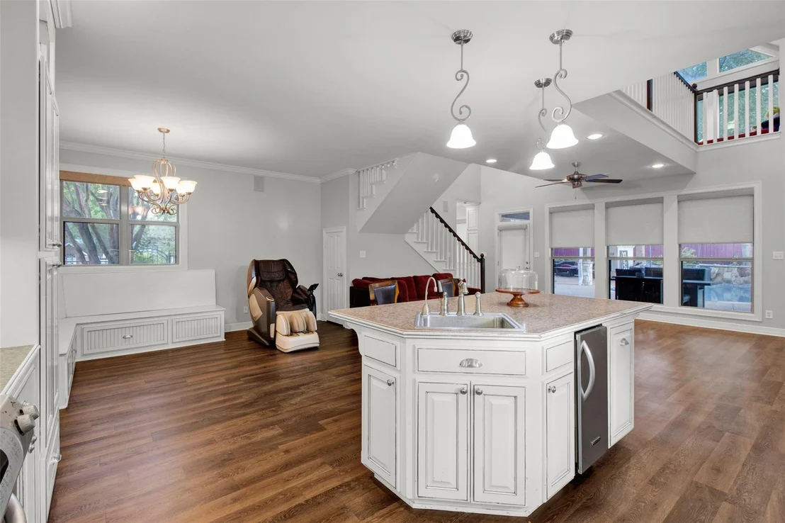 Photo of 3815 Holly Ridge Drive