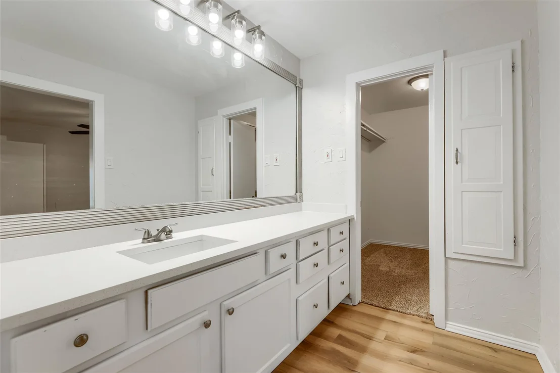 Photo of 6639 Roundrock Road