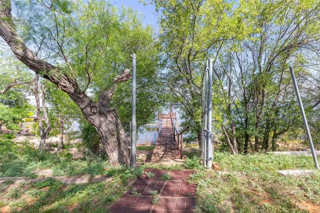 Photo of 9732 Cove Road