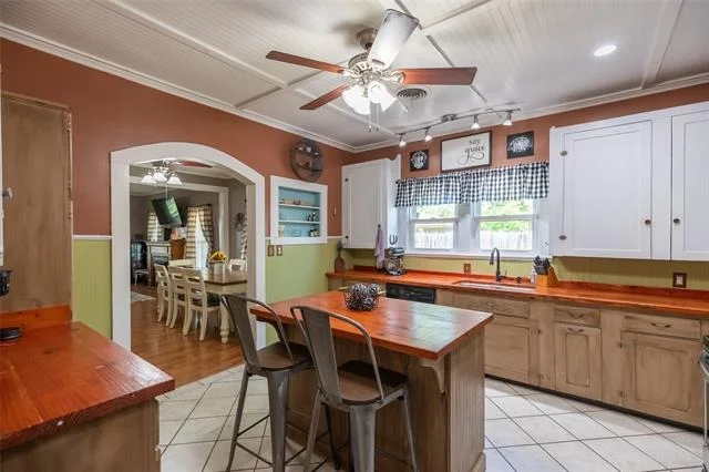 Photo of 712 Tanglewood Drive