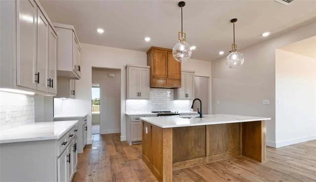 Photo of 140 Logan