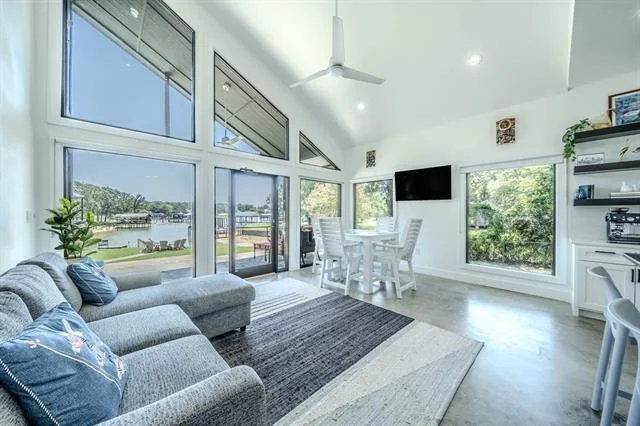 Photo of 136 Deer Park Loop