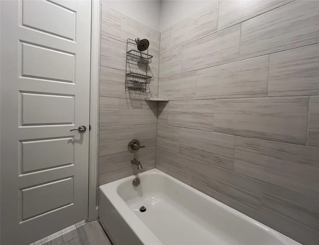 Photo of 2834 Midlake Drive
