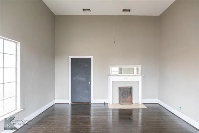 Photo of 141 W 3rd Street