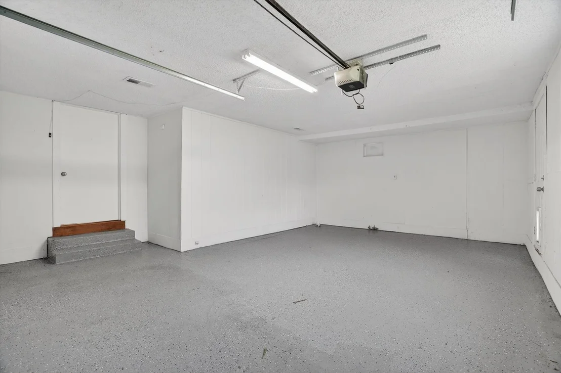 Photo of 1102 Poindexter Avenue