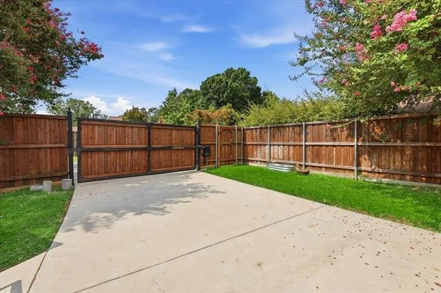 Photo of 1100 Yorkshire Drive