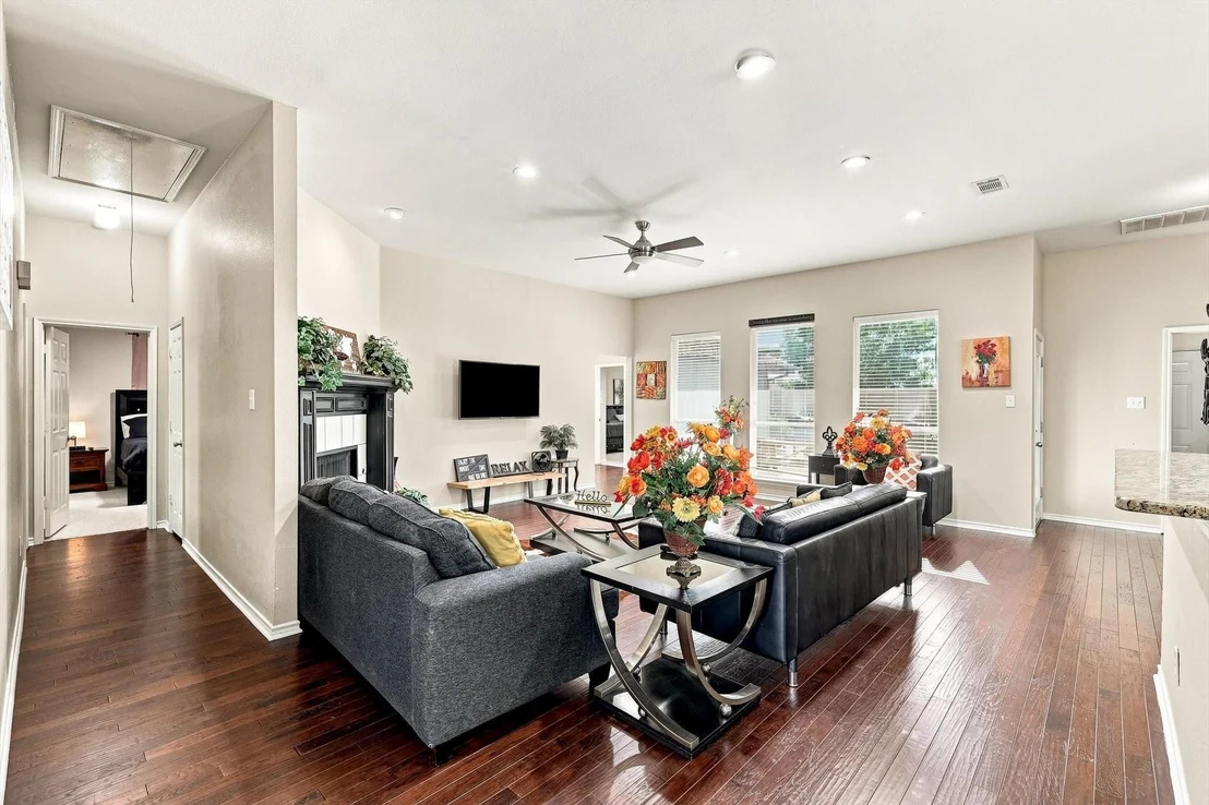 Photo of 335 Linhurst Drive