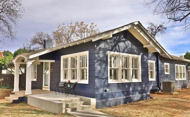 Photo of 1033 Highland Avenue