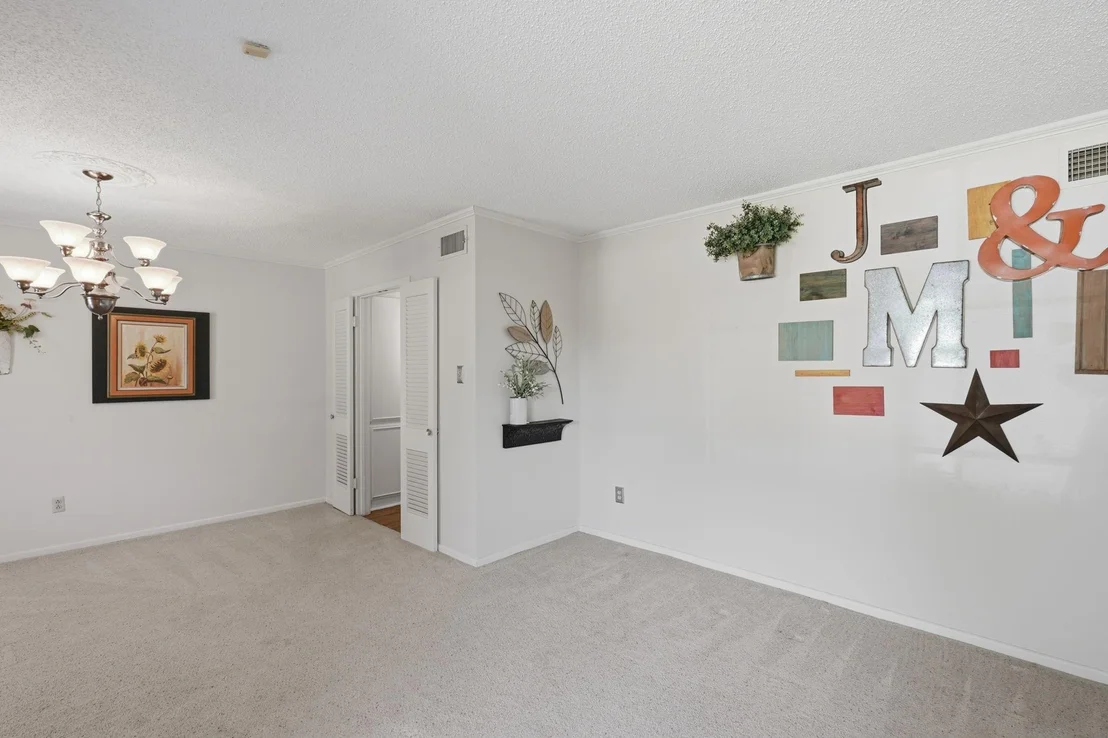 Photo of 858 Canyon Court