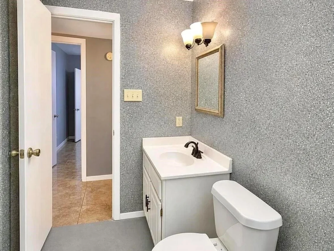 Photo of 915 Lemontree Drive