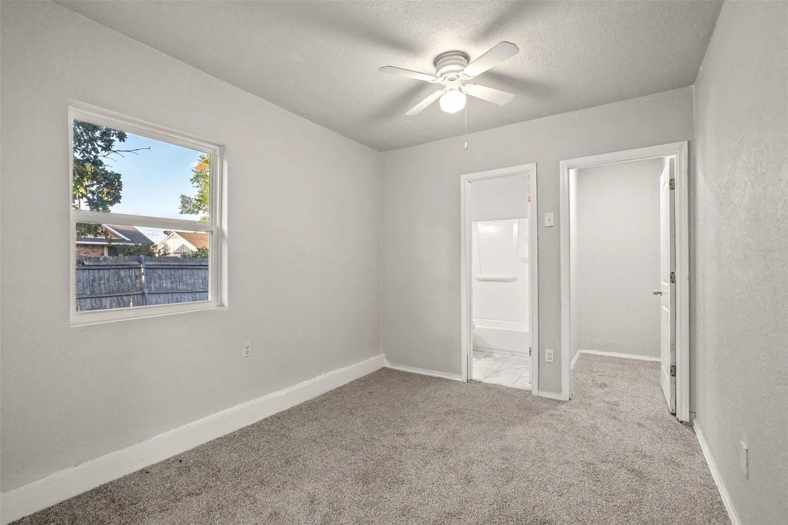 Photo of 948 Carom Way